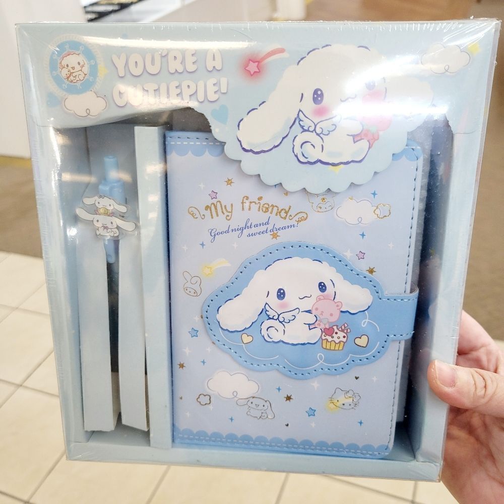 Brand New in box Cinnamoroll Diary Set